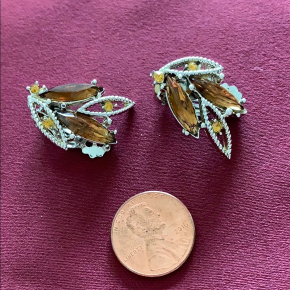 Vintage gem stone amber color earrings - Picture 3 of 3